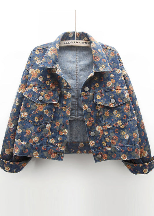 Gracefully Styled Coat for Any Occasion
