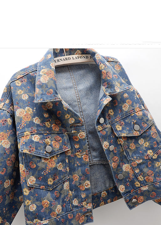 Gracefully Styled Coat for Any Occasion