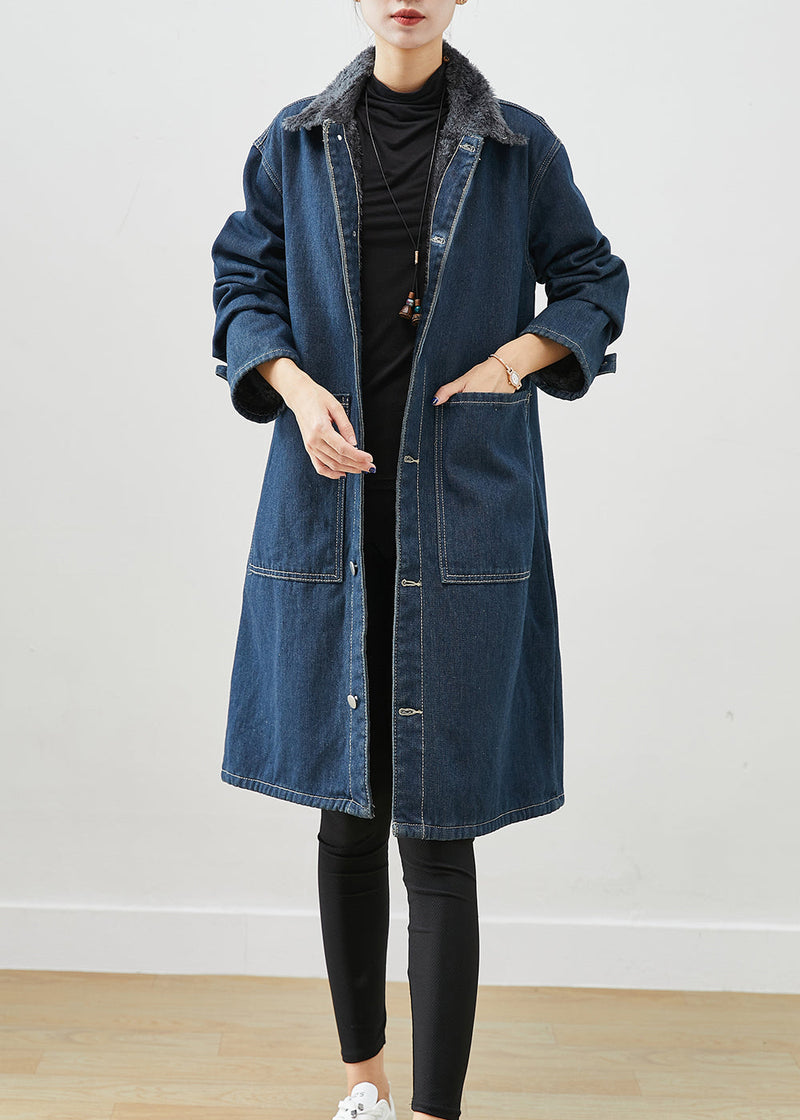 Well Tailored Coat with a Graceful Silhouette