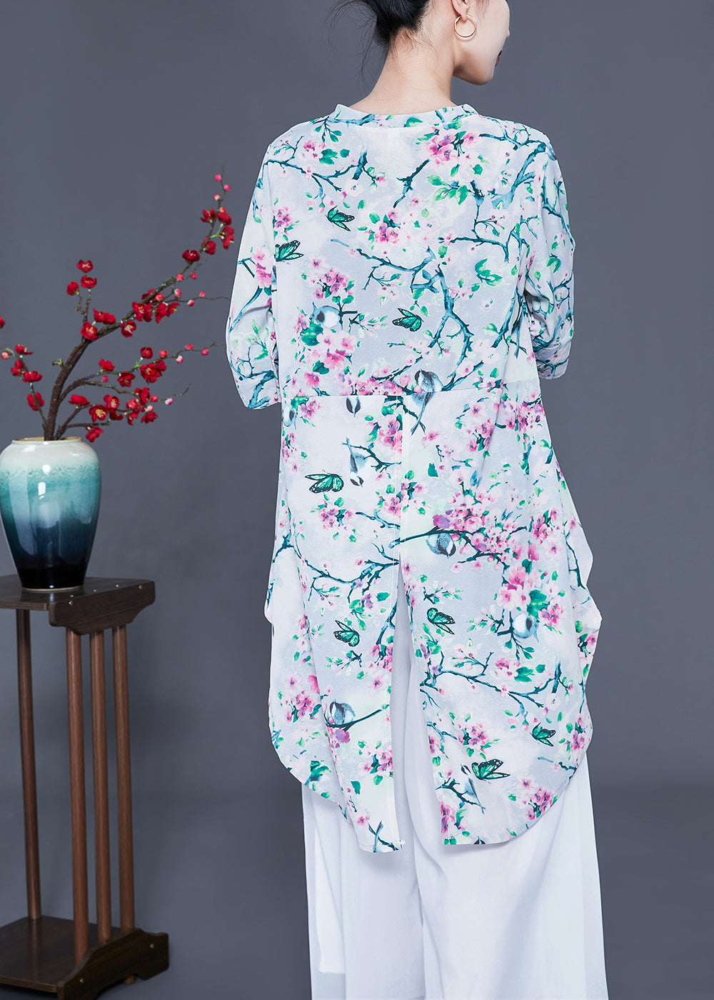 Effortlessly Elegant Top with a Timeless Design