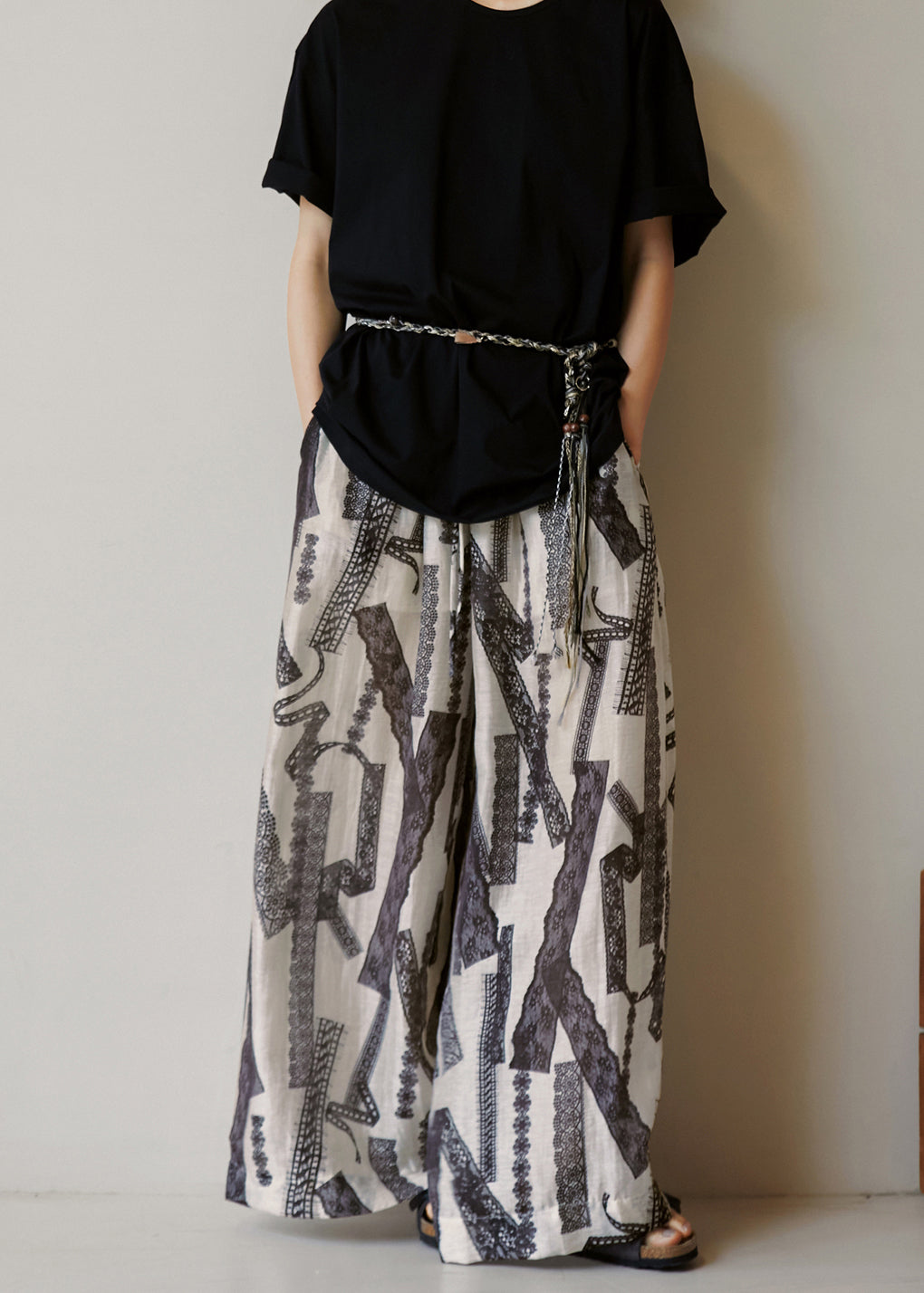 Well Tailored Pants with a Graceful Silhouette