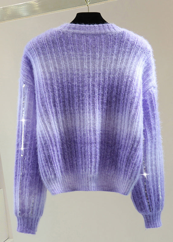 Classic Vintage Sweater with a Flattering Fit