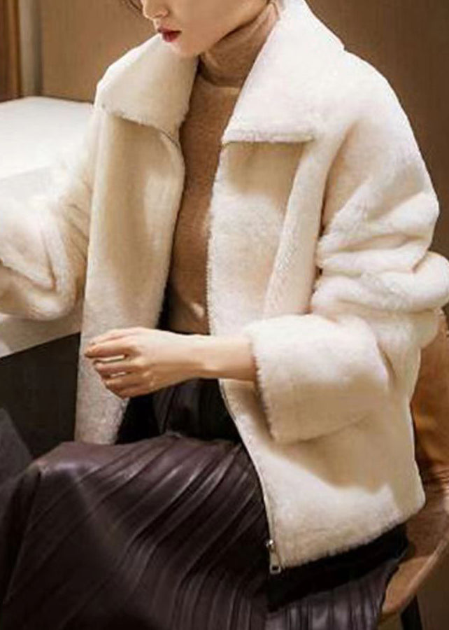 Effortlessly Elegant Jacket with a Timeless Design