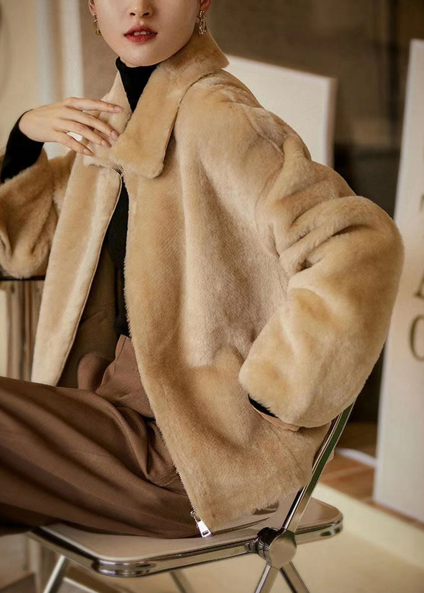 Effortlessly Elegant Jacket with a Timeless Design