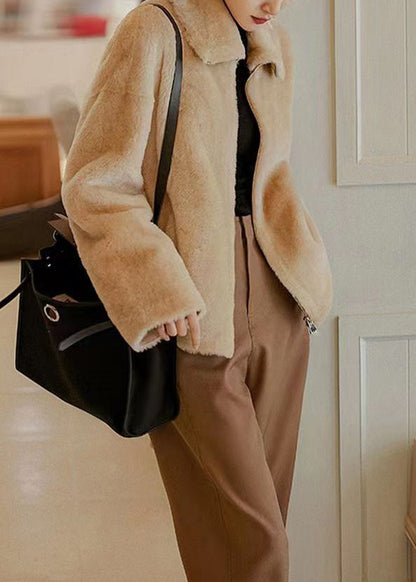 Effortlessly Elegant Jacket with a Timeless Design