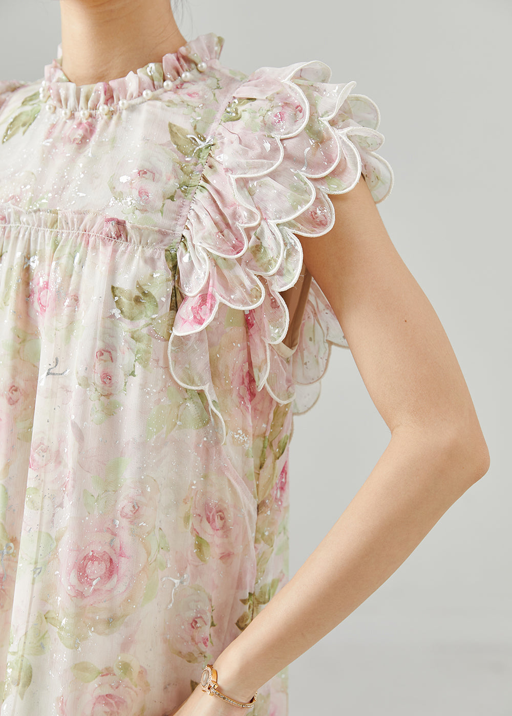 Beautifully Finished Dress in a Timeless Design