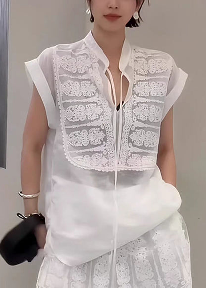 Effortlessly Elegant Top with a Timeless Design