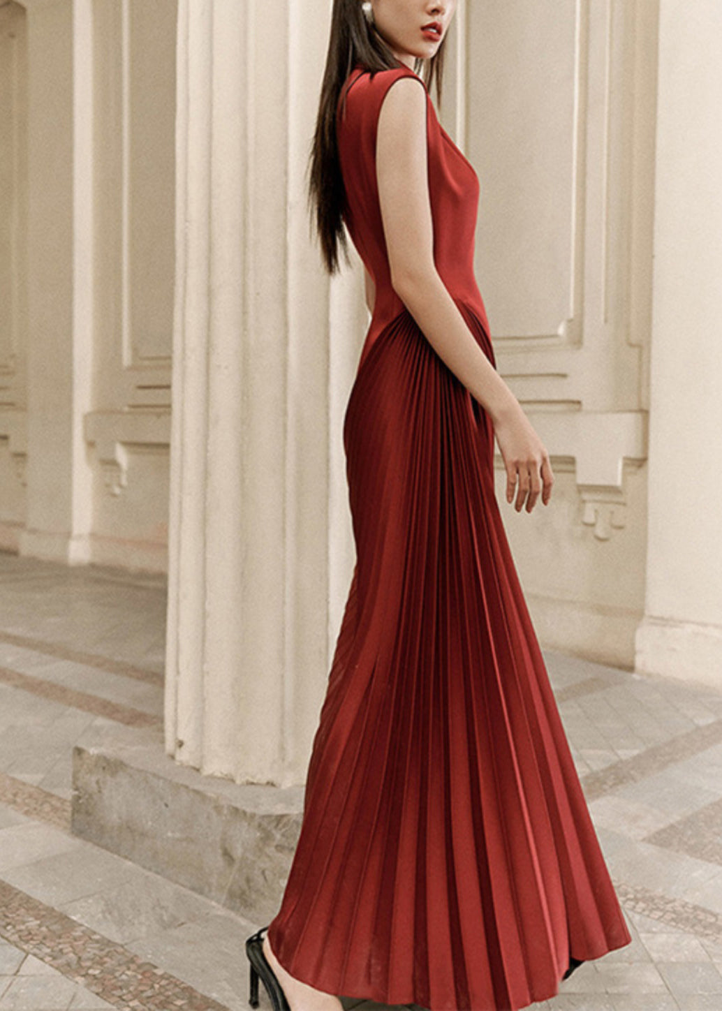 Gracefully Styled Dress for Any Occasion