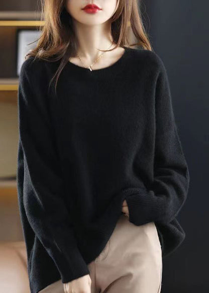 Effortlessly Elegant Sweater with a Timeless Design