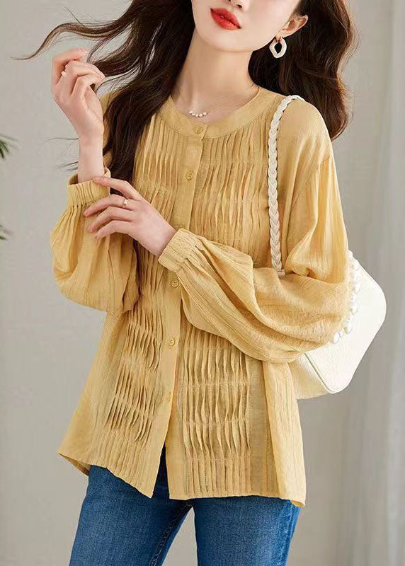 Well Tailored Top with a Graceful Silhouette