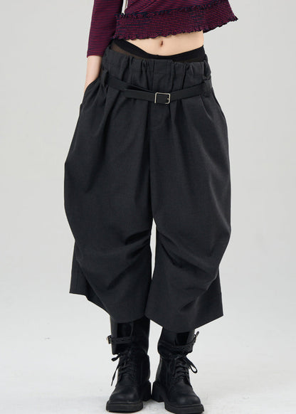 Effortlessly Elegant Pants with a Timeless Design