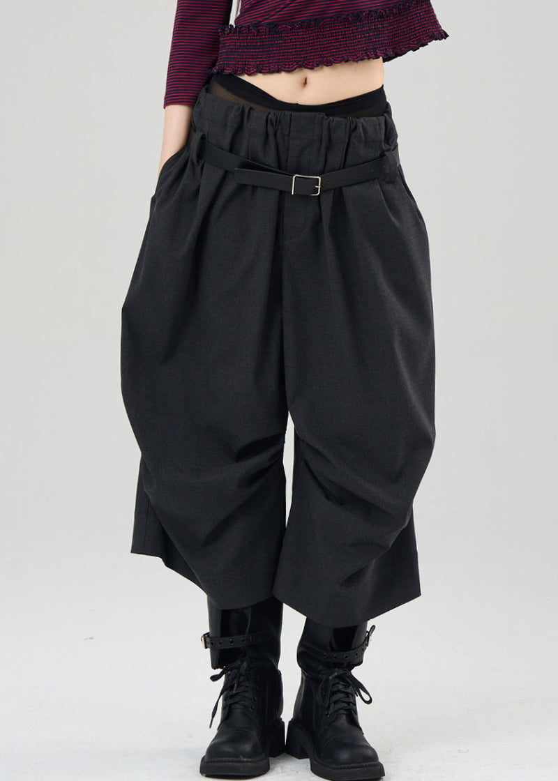 Effortlessly Elegant Pants with a Timeless Design