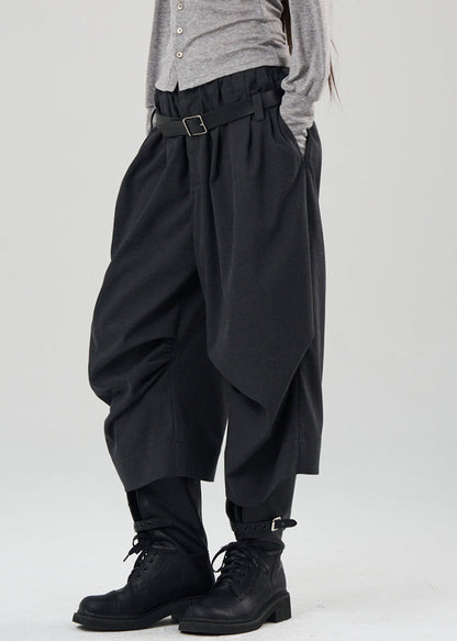 Effortlessly Elegant Pants with a Timeless Design