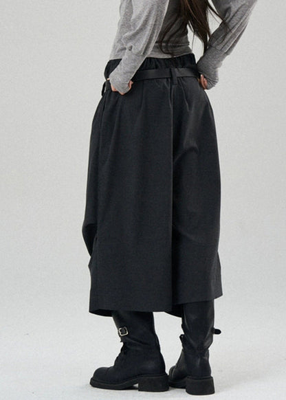 Effortlessly Elegant Pants with a Timeless Design