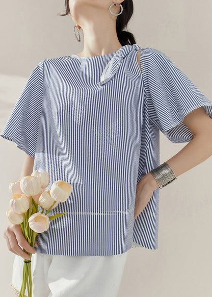 Effortlessly Elegant Top with a Timeless Design