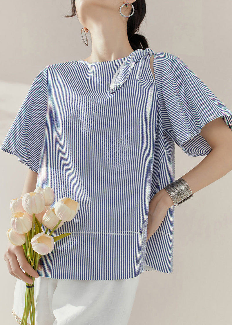 Effortlessly Elegant Top with a Timeless Design