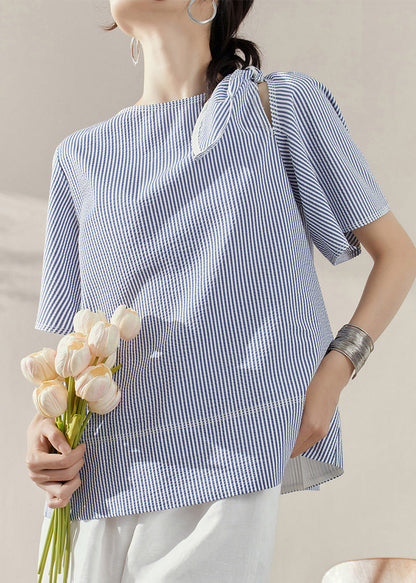 Effortlessly Elegant Top with a Timeless Design