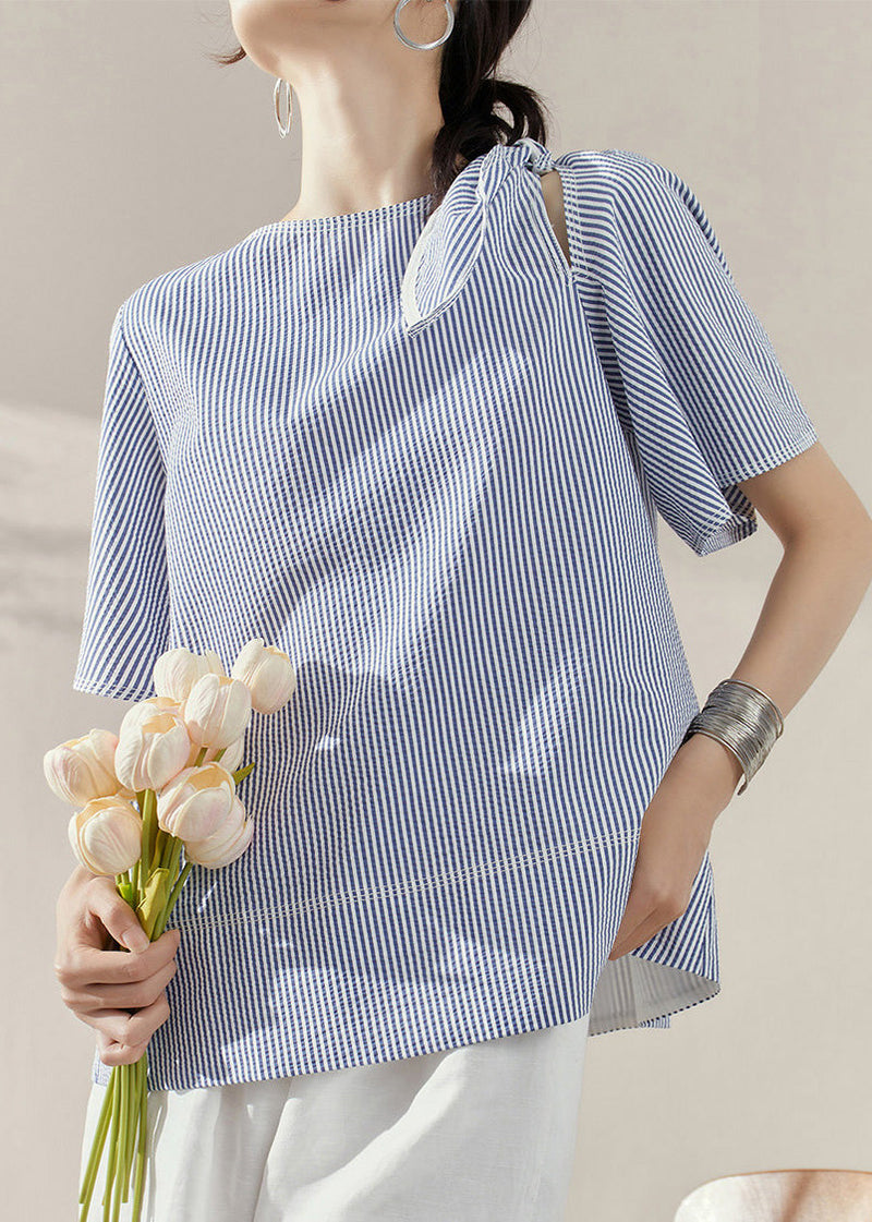 Effortlessly Elegant Top with a Timeless Design