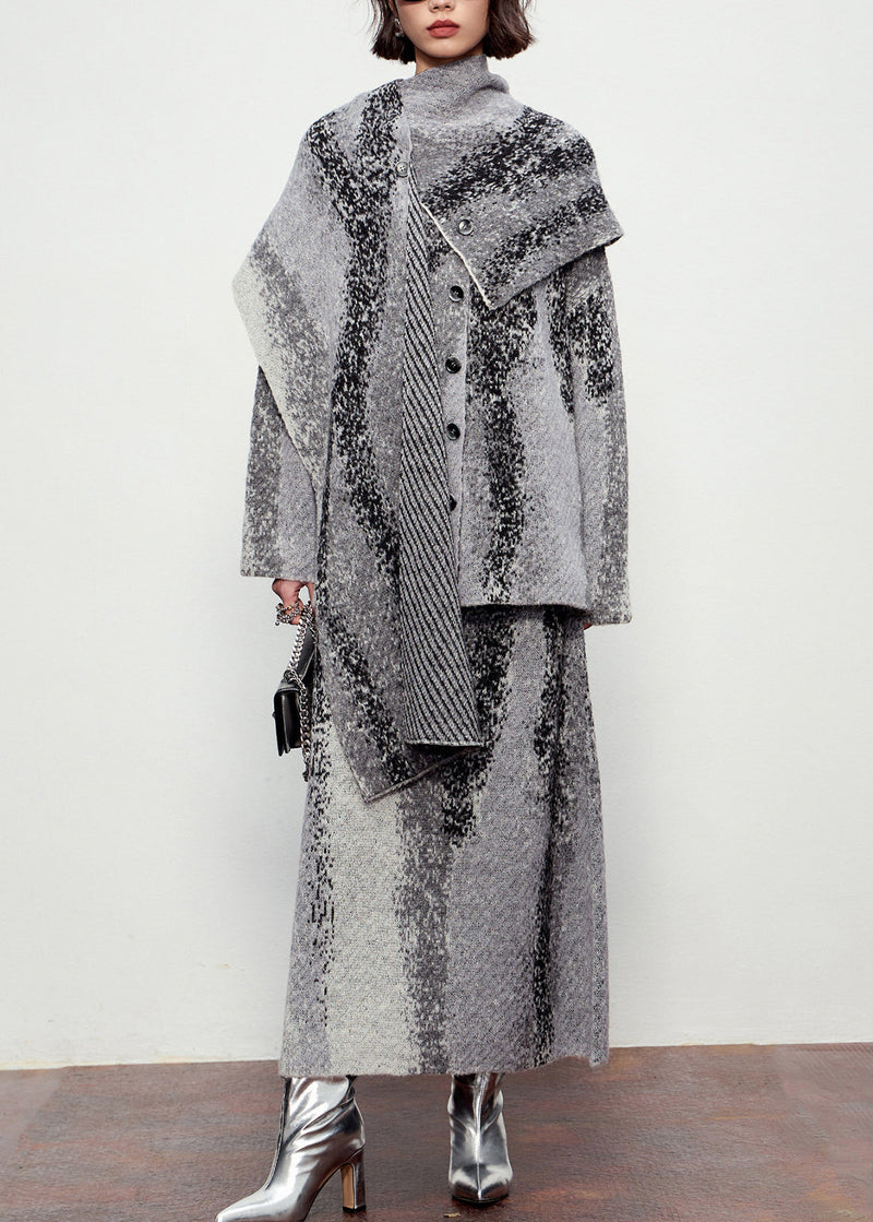 Well Tailored Cardigan with a Graceful Silhouette