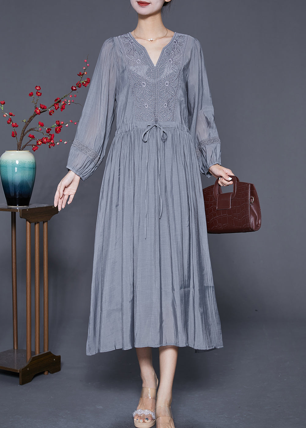 Well Tailored Dress with a Graceful Silhouette