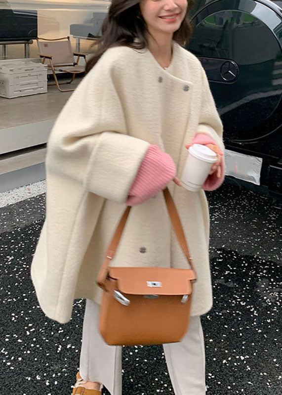 Well Tailored Coat with a Graceful Silhouette