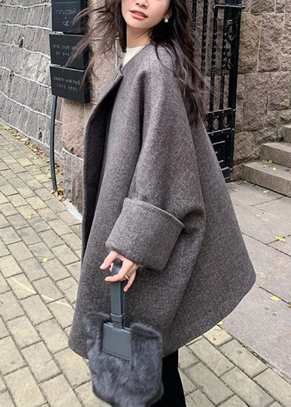 Well Tailored Coat with a Graceful Silhouette