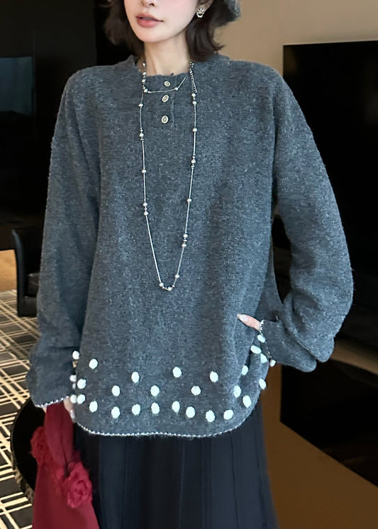 Well Tailored Sweater with a Graceful Silhouette