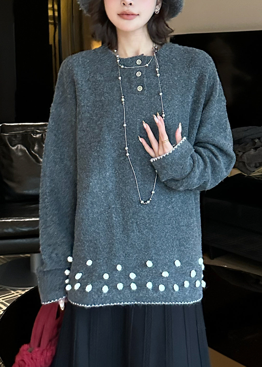 Well Tailored Sweater with a Graceful Silhouette