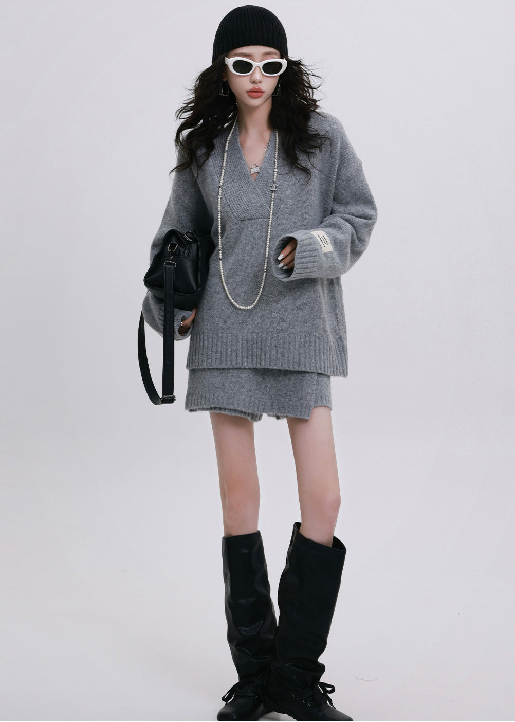 Effortlessly Elegant Sweater with a Timeless Design