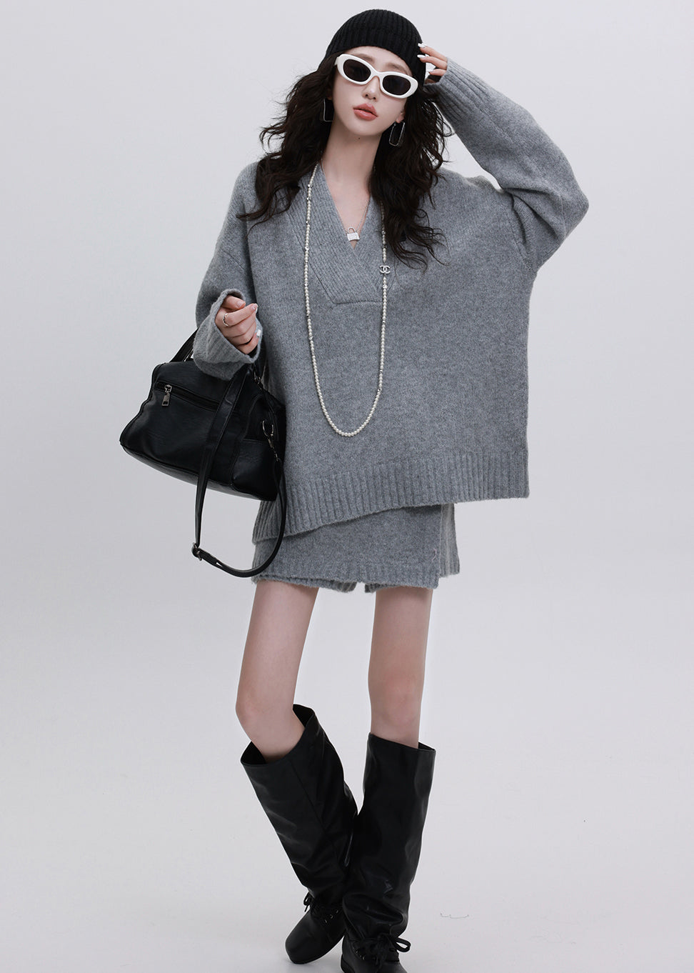 Effortlessly Elegant Sweater with a Timeless Design