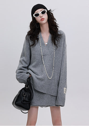 Effortlessly Elegant Sweater with a Timeless Design
