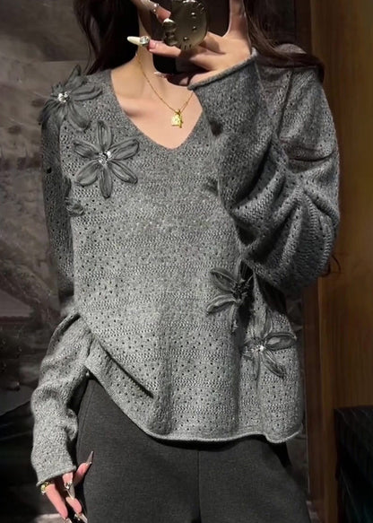 Classic Vintage Sweater with a Flattering Fit