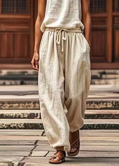 Effortlessly Elegant Pants with a Timeless Design