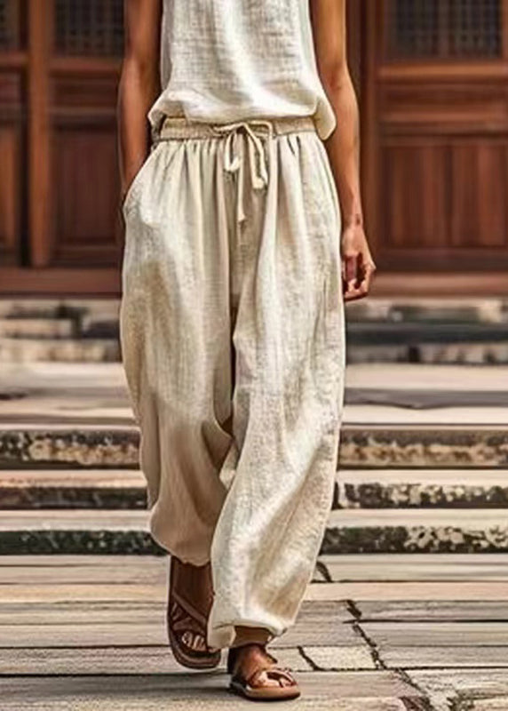 Effortlessly Elegant Pants with a Timeless Design