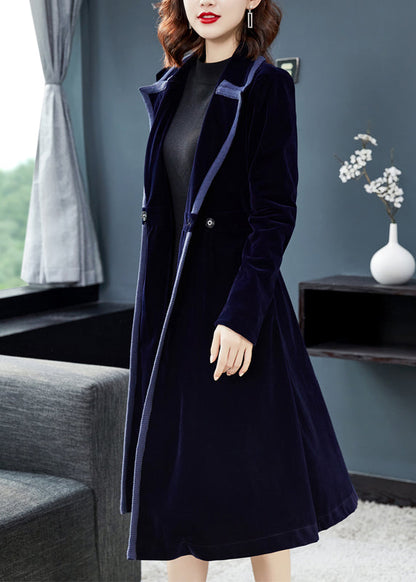 Effortlessly Elegant Coat with a Timeless Design