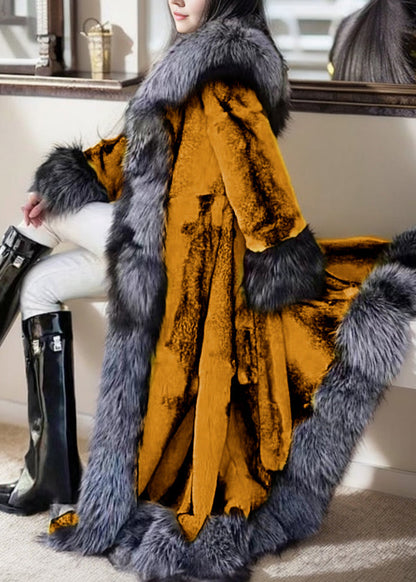 Effortlessly Elegant Coat with a Timeless Design