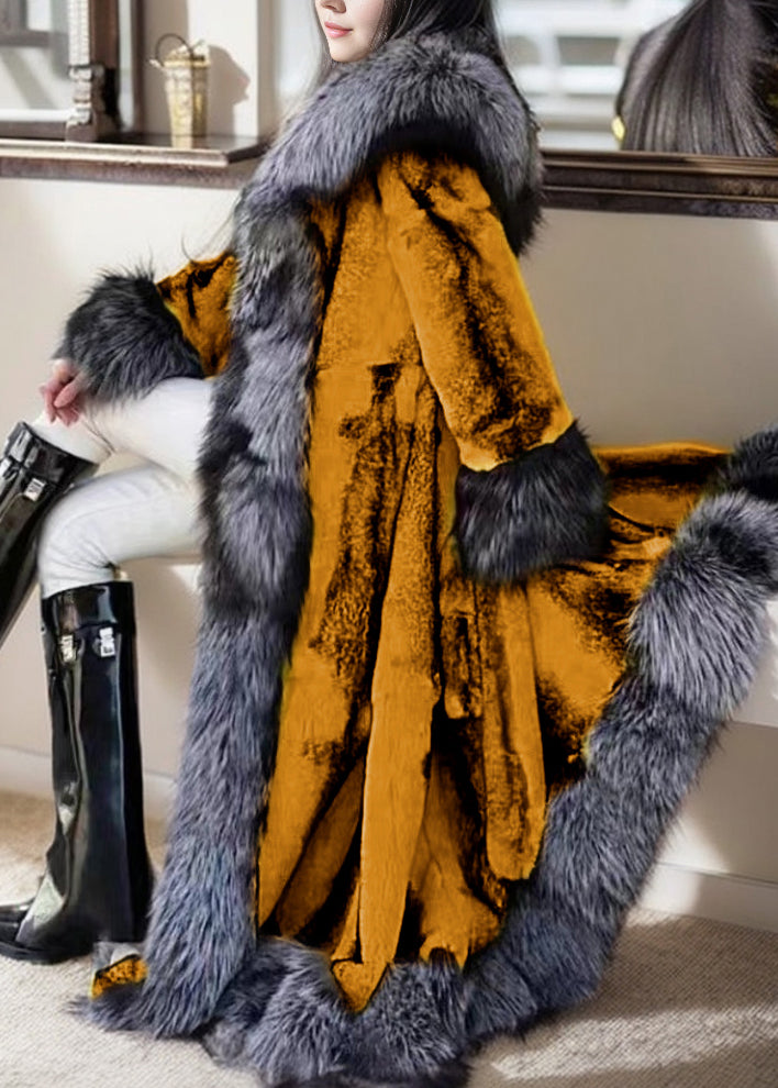 Effortlessly Elegant Coat with a Timeless Design