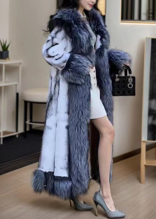 Effortlessly Elegant Coat with a Timeless Design