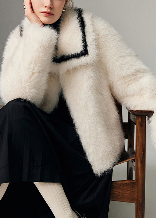 Elegantly Styled Coat for Everyday Wear