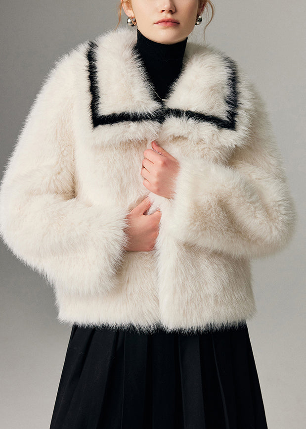 Elegantly Styled Coat for Everyday Wear