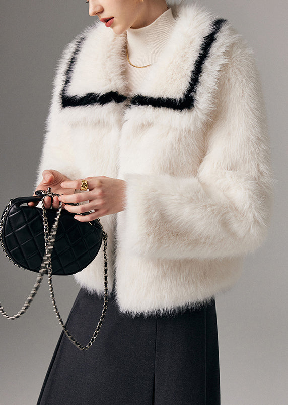 Elegantly Styled Coat for Everyday Wear