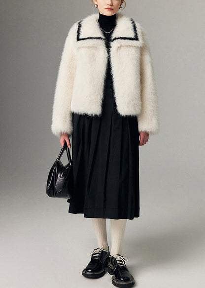 Elegantly Styled Coat for Everyday Wear