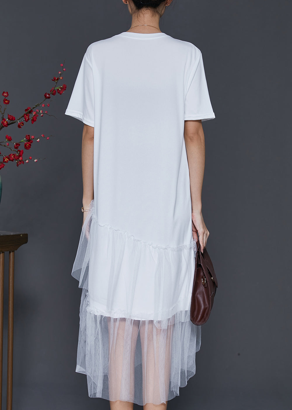 Beautifully Finished Dress in a Timeless Design