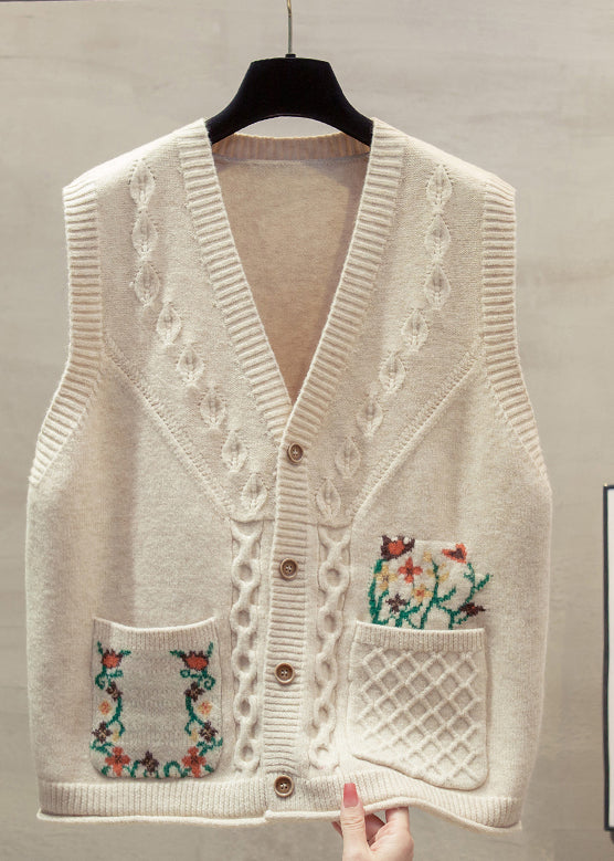 Well Tailored Coat with a Graceful Silhouette