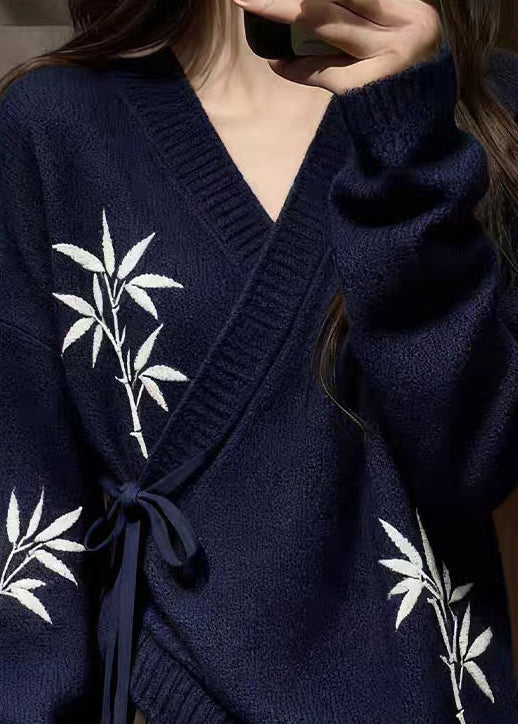 Classic Vintage Sweater with a Flattering Fit
