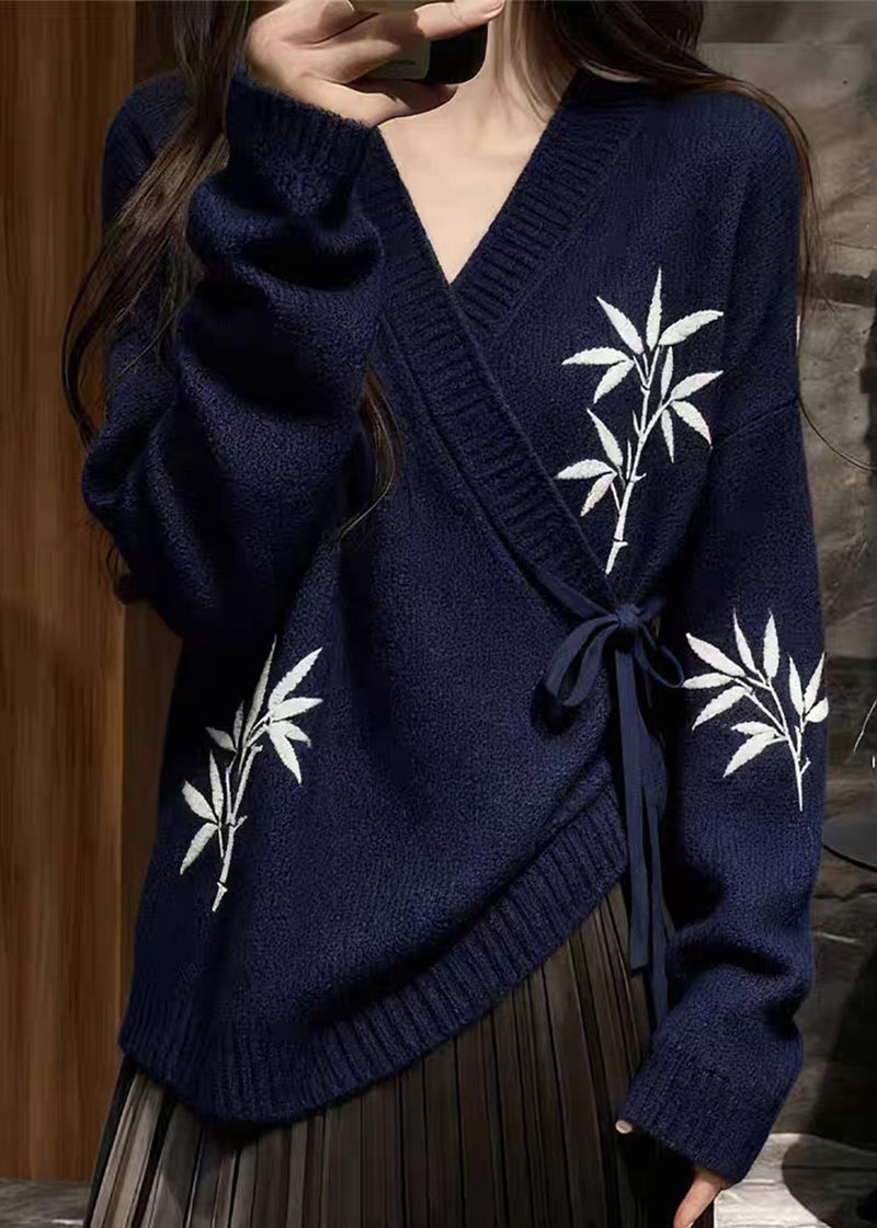 Classic Vintage Sweater with a Flattering Fit