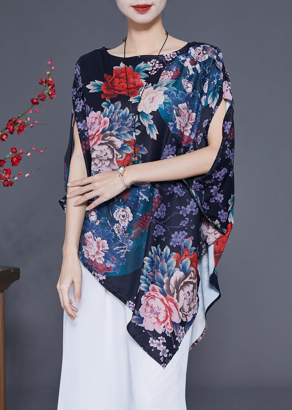 Well Tailored Blouse with a Graceful Silhouette