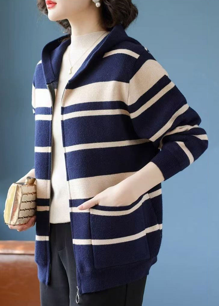 Well Tailored Coat with a Graceful Silhouette