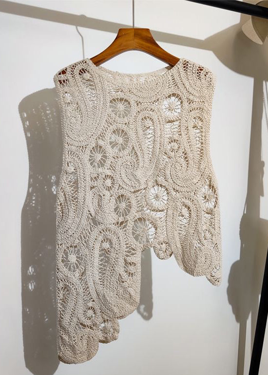 Effortlessly Elegant Garment with a Timeless Design