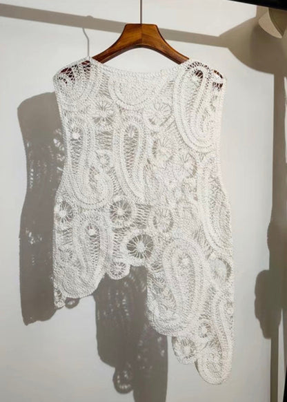 Effortlessly Elegant Garment with a Timeless Design